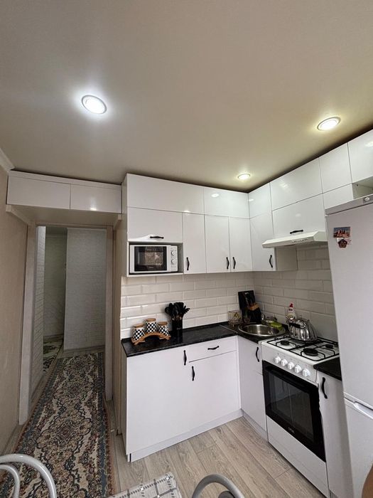 Продам 4х комнатный квартиру