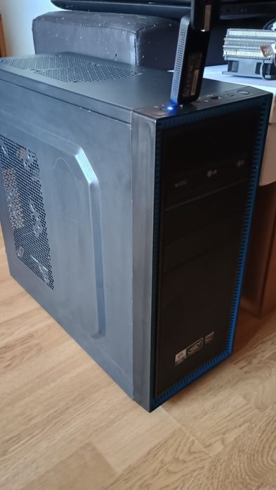 Calculator unitate gaming AMD A8 5600k quad core  8 gb ram  Ati Radeon HD 7850 2 gb ddr5 256 biti