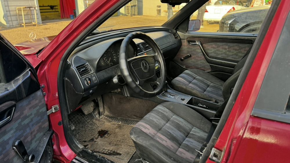 Mercedes-Benz W202 1.8