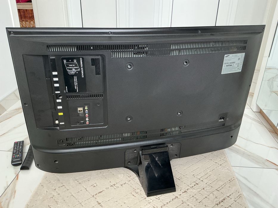 SAMSUNG SMART TV -  UHD Model : UE40JU6500W - 40” с извит ецкран