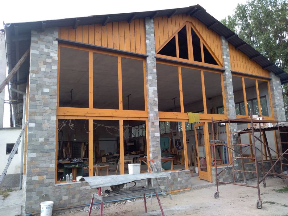 Металик оформен гнайс за облицовка