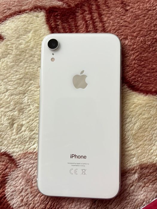 Vând iPhone XR White – 64GB neg