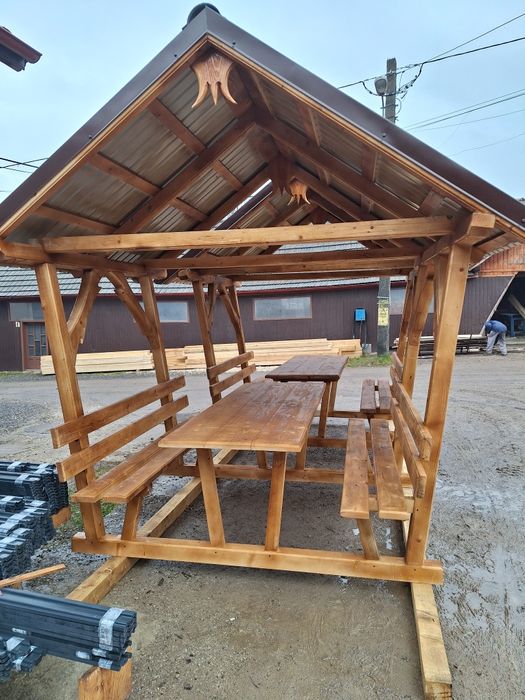 Foisor din lemn rășinoase