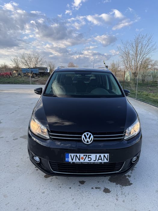 VOLKSWAGEN Touran 2011 — imagine 3
