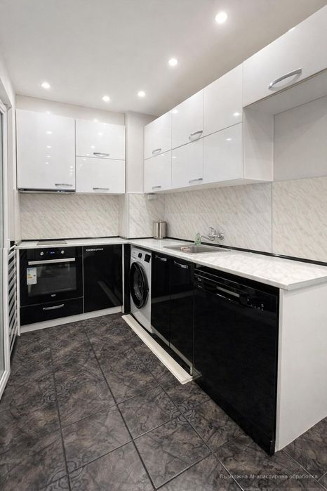 Дава се под наем Тристаен апартамент в Варна, Левски - 120 кв.м за 800 € - Снимка #3