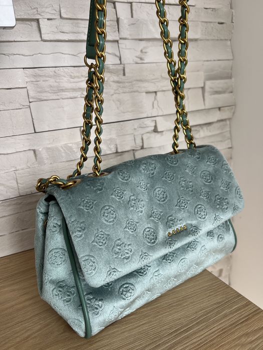 Дамска чанта Guess