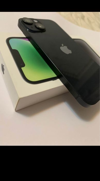 Vând iphone 14 Negru