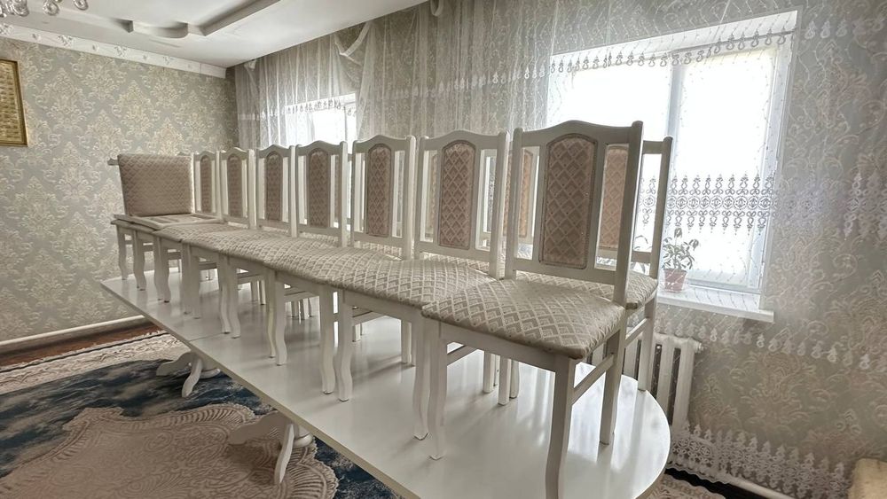 Стол стуля стол стуля