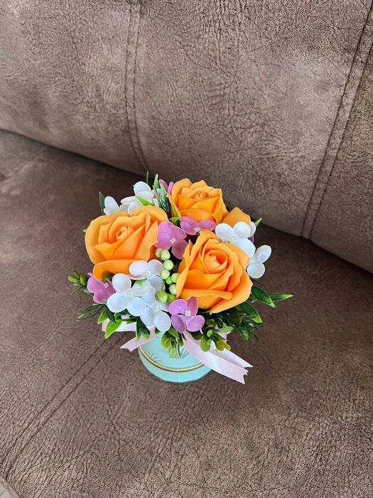 Аранжировки от изкуствени цветя