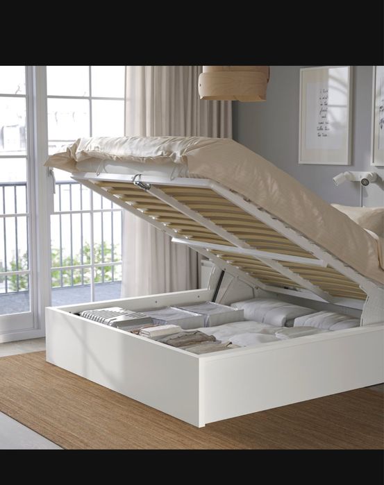 Pat matrimonial alb Ikea Malm cu depozitare, saltea confortabila ikea