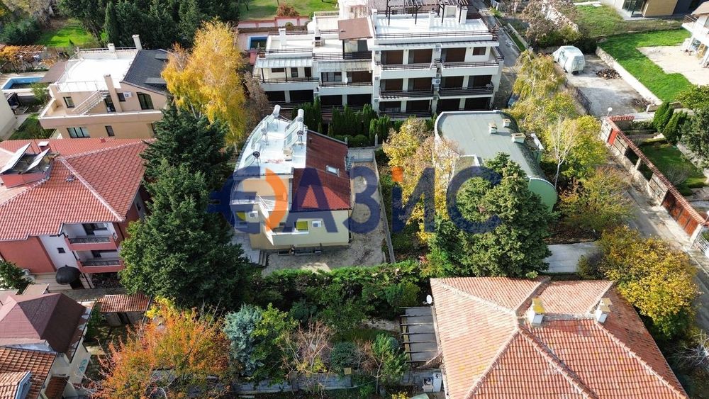 Продава се Къща в к.к. Слънчев бряг - 415 кв.м за 1100 €/кв.м - Снимка #7