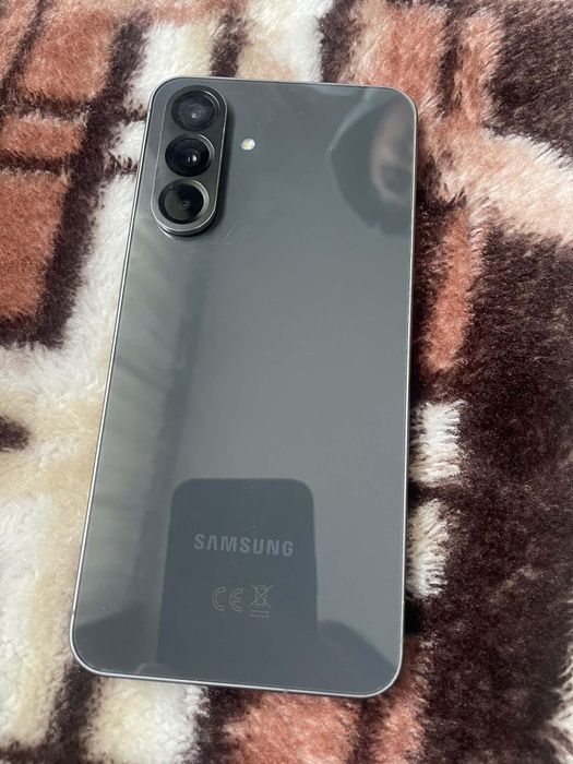 Vând Samsung Galaxy A56 5G 256gb  6gb ram