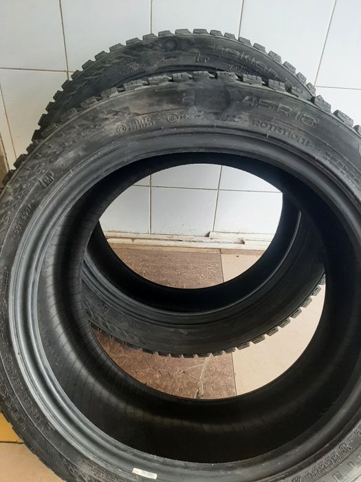 Продам шины 235/45/18 нокиан