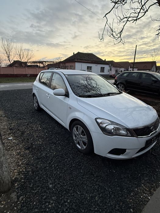 Vand masina KIA Ceed