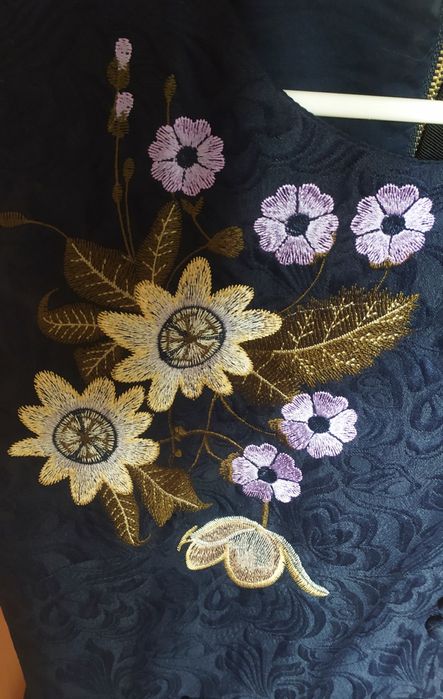 Нарядное платье с вышивкой