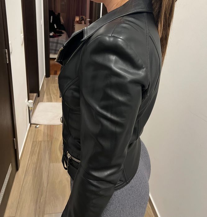 Дамско кожено яке Guess