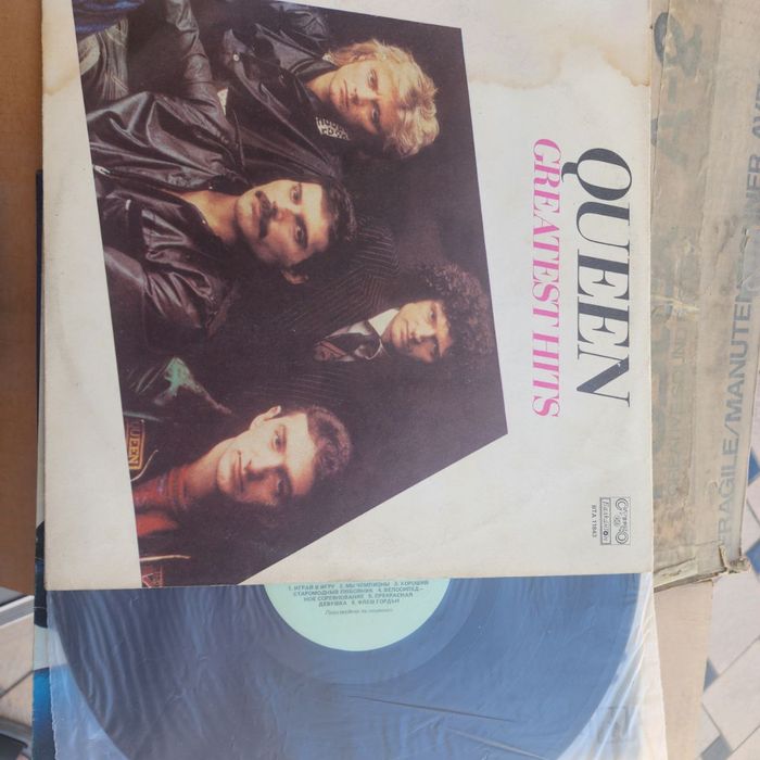 Виниловые пластинки в отличном состоянии.