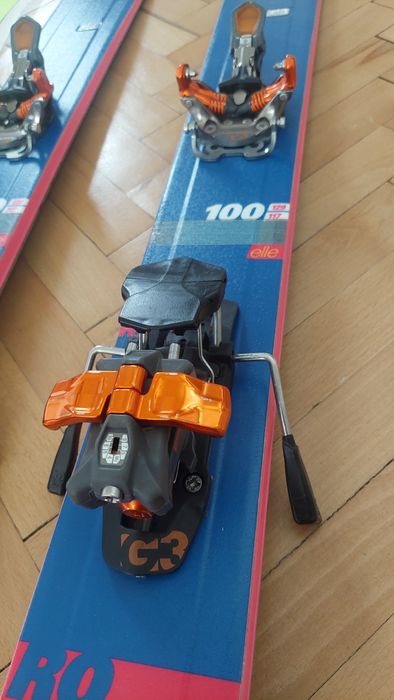 Продавам  дамски туринг ски G3