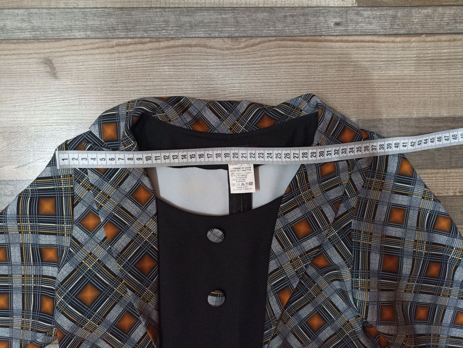Rochie elegantă, mulată, midi, cu imprimeu