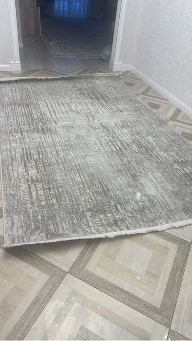 Продам ковер 2*3 в отличном состоянии