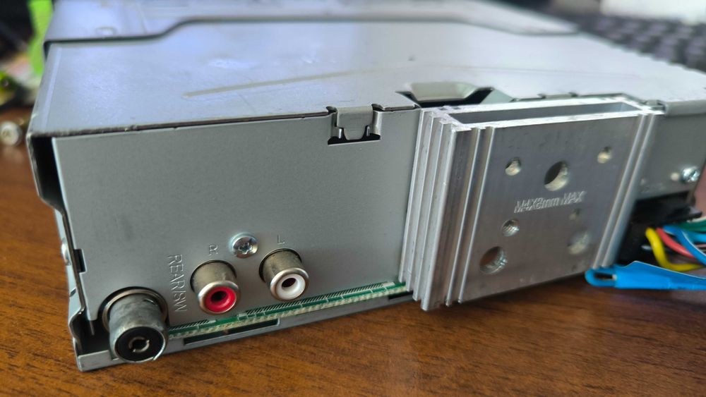Kenwood KDC-120U – CD / USB / AUX – автомобилно радио