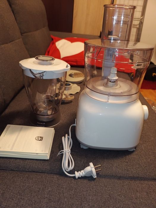 Robot de bucătărie Philips cu blender