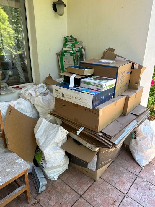 Transport moloz  Debarasare apartamente