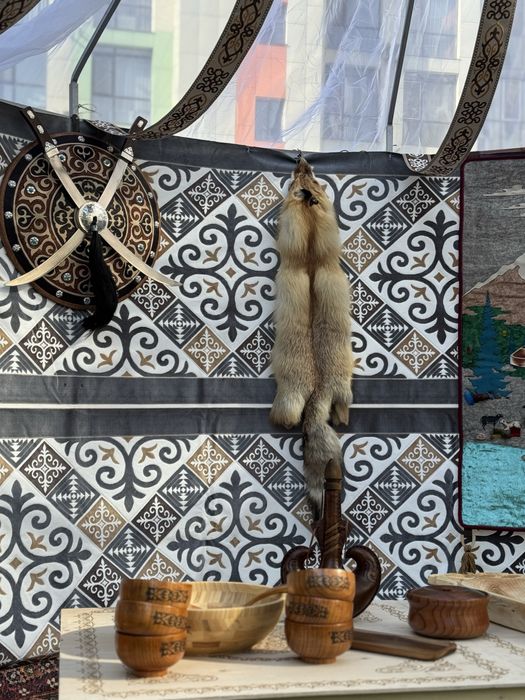 полуюрта жарты киіз үй