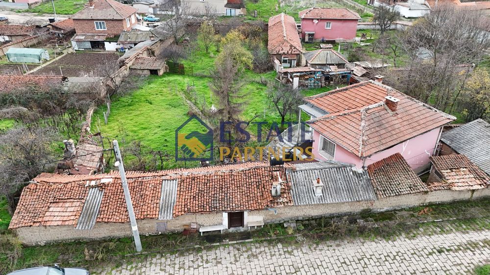 Къща в Пловдив, област-с.Ново Железаре площ 198 цена 63000