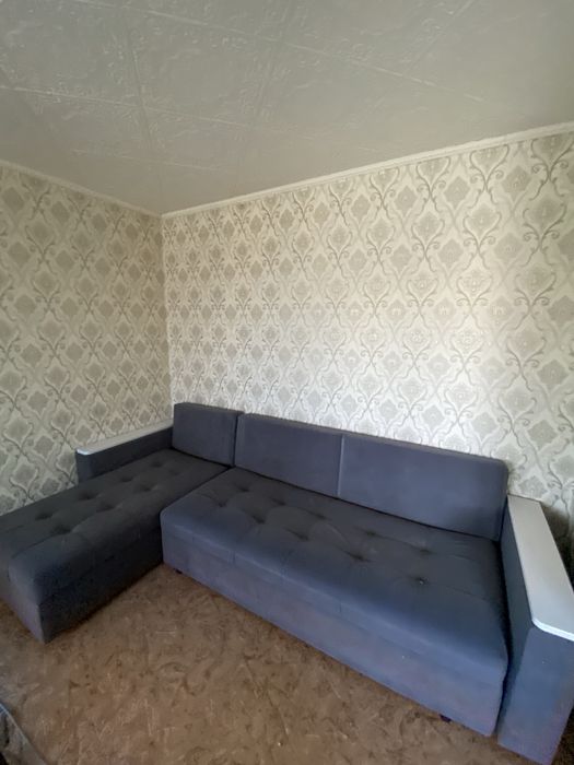 Срочно продам диван в хорошем состоянии