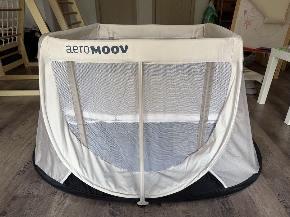 Кошара AeroMoov AeroSleep + арка с играчки