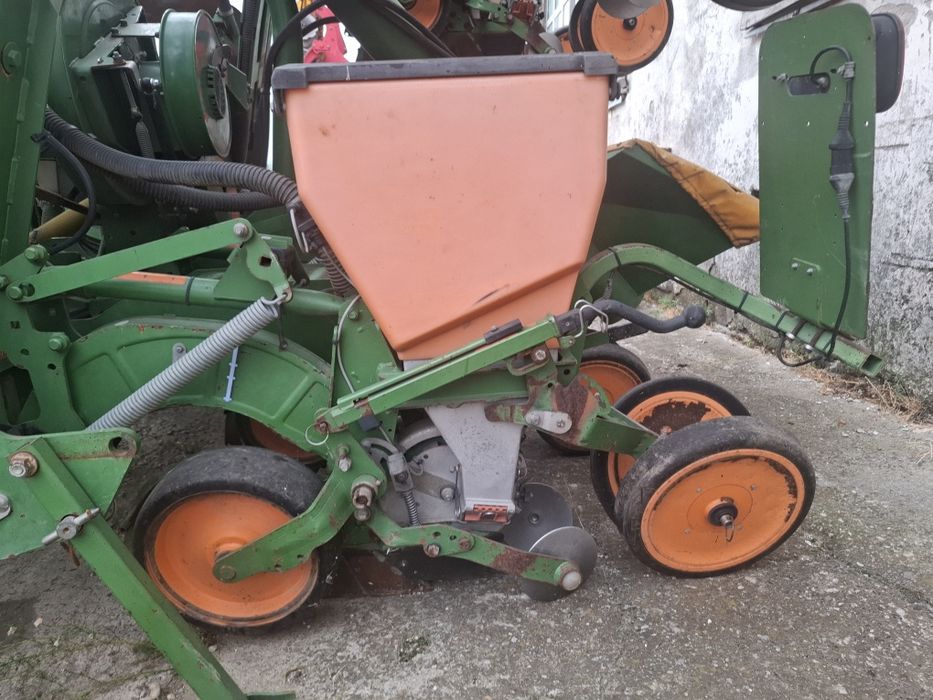 Vând semănătoare Amazone ED 602 K