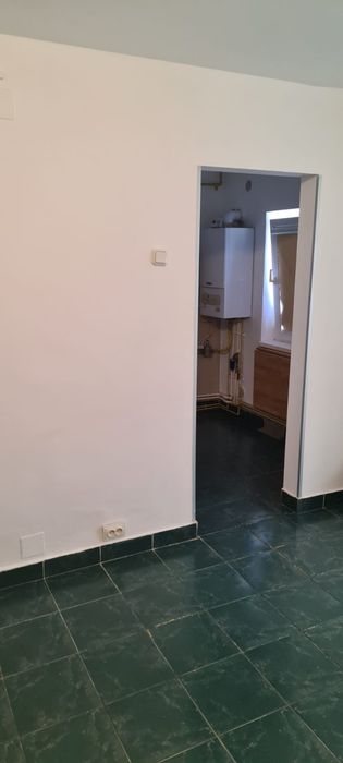 Închiriez spațiu comercial