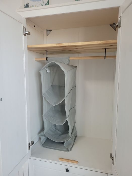Vand dulap haine + masa de infasat/comoda Sundvik Ikea