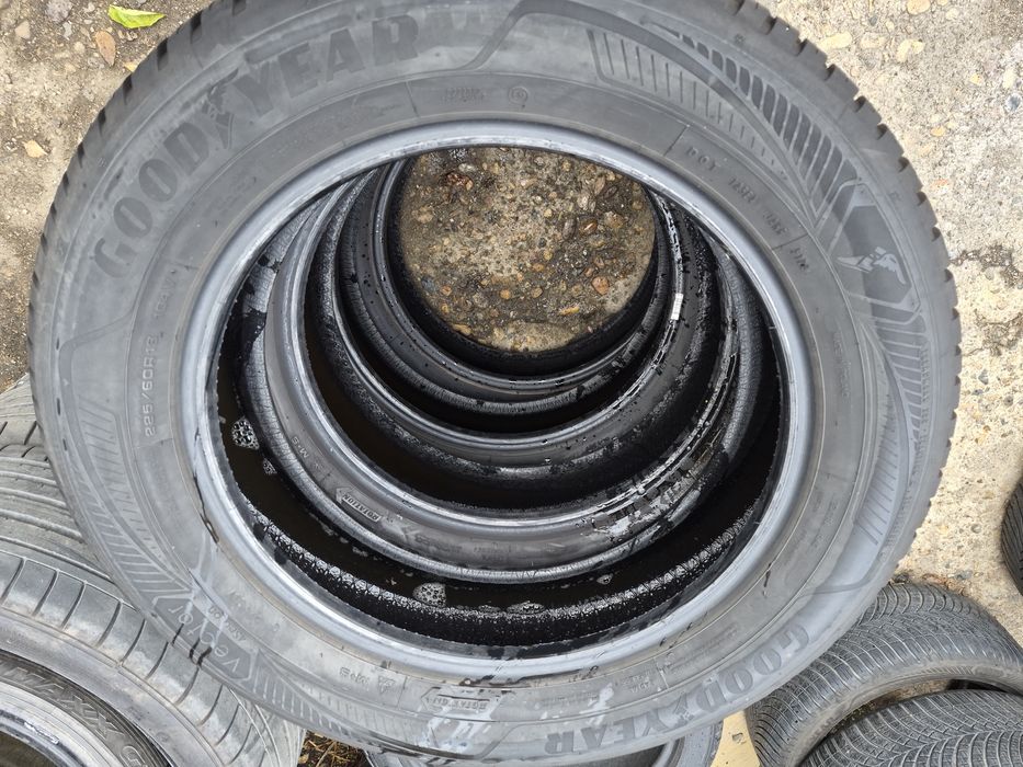 4бр. 225 60 18 Goodyear всесезонни.