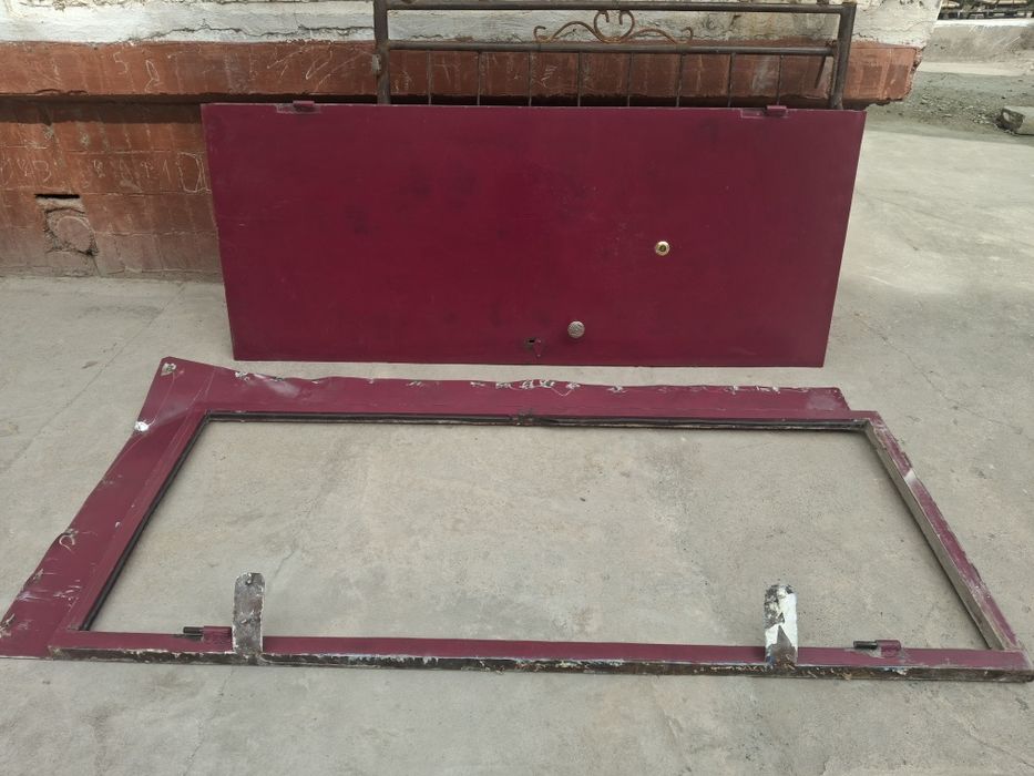 Темир эшик сотилади