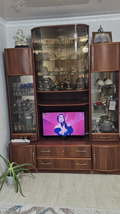 10 тыс,продам шкаф стенку