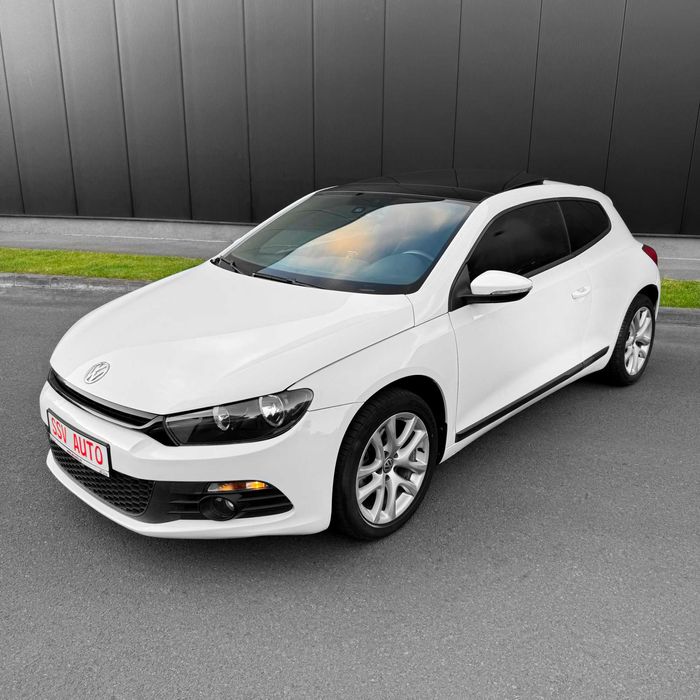 Volkswagen Scirocco 2.0 TDI 140CP Carat Sport Panoramic Touchscreen