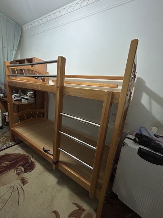 Двухъярусная кровать