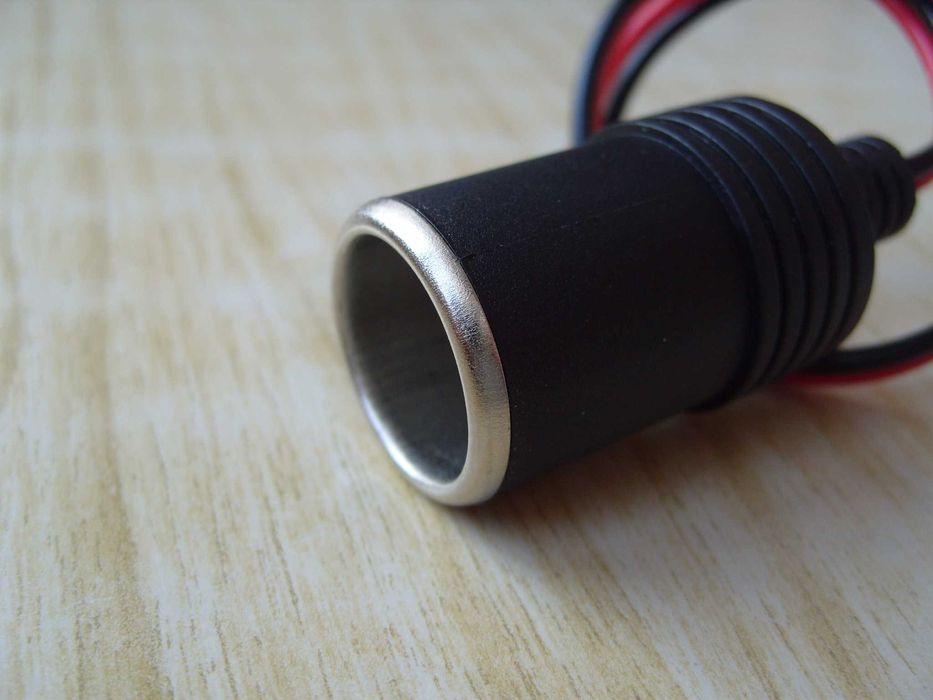 Гнездо за запалка за кола