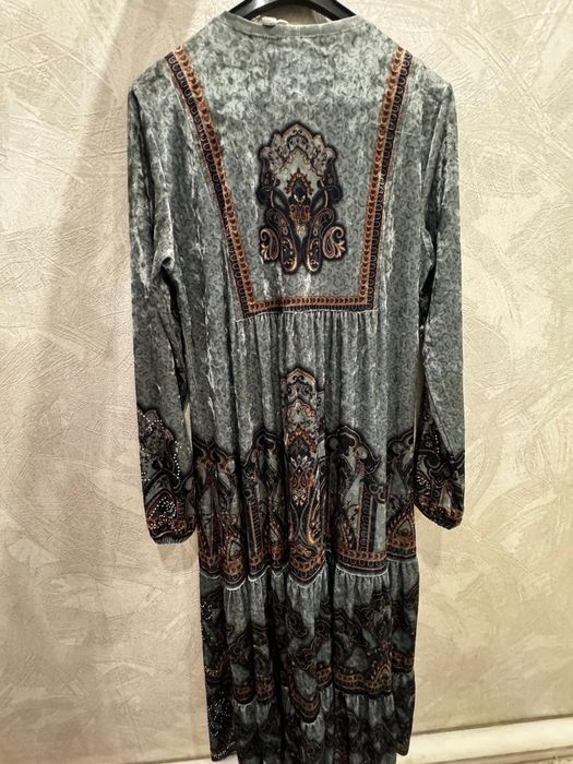 Продам платье новое