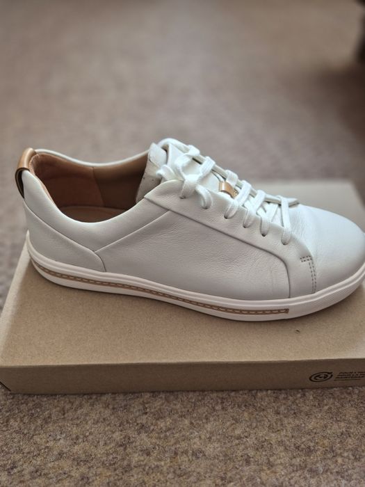 Сандали Caprice и  Сникърси Clarks