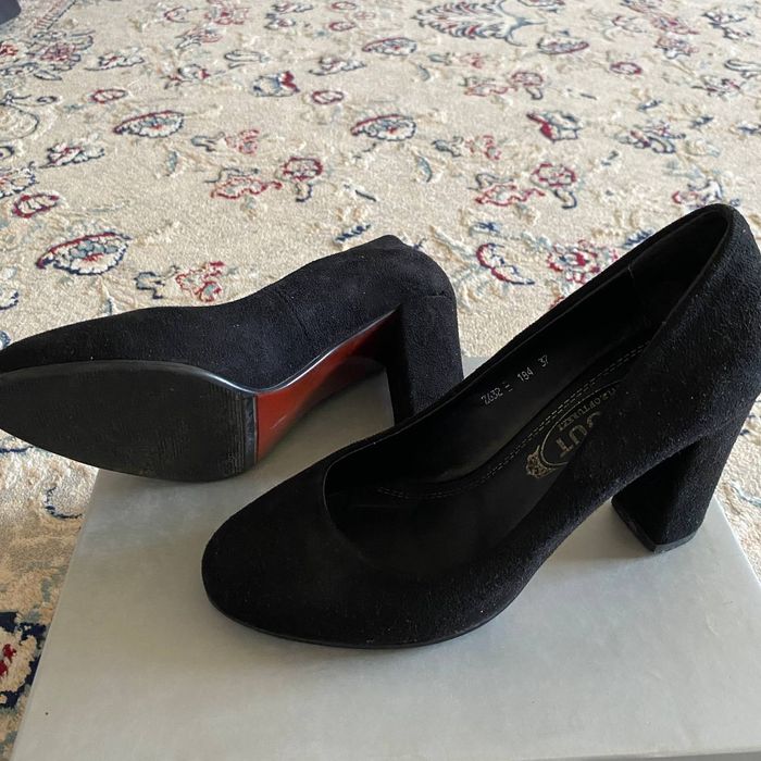 нежные элегантные туфли