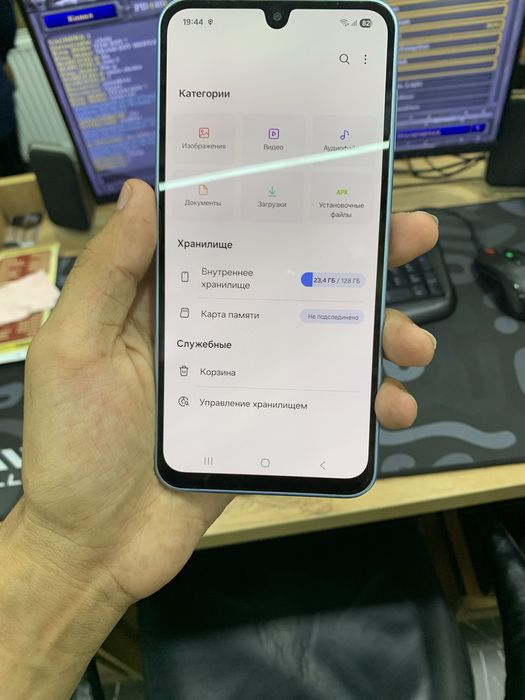 Telefon sotiladi Samsung A17 aybi yoq  ochilmagan Umuman imei òtgan
