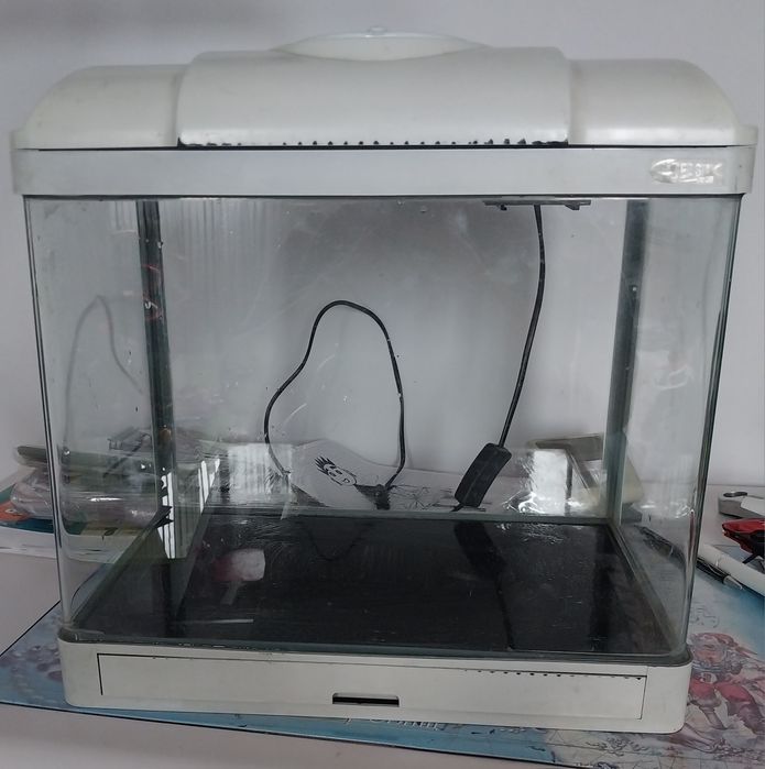 Аквариум для рыбок, черепашек и т.д.