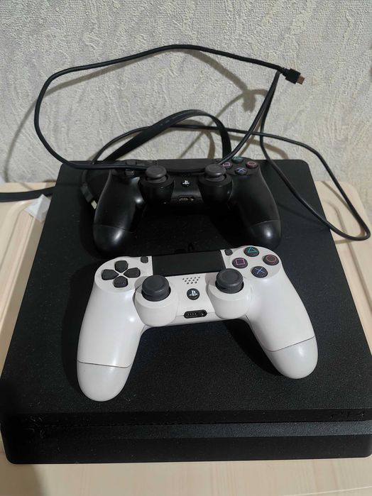 Продам Sony PlayStation 4 Slim