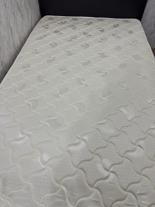 Продаю кровать новую