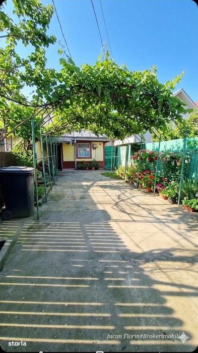 Casa tip duplex 2 camere,  – curte privata, Galata