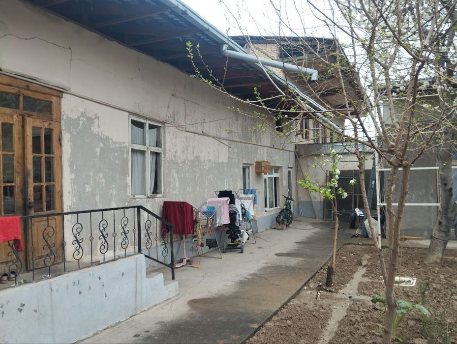 Uy sotiladi Дом прадаётся срочно !!