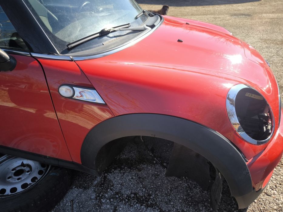 Преден десен калник MINI R56